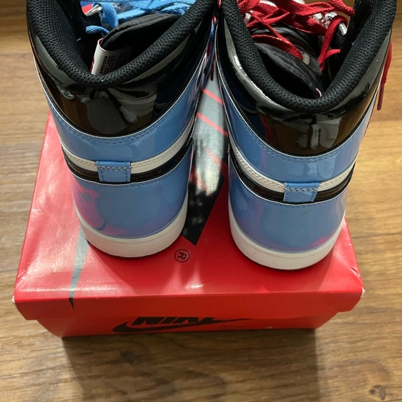 Air Jordan 1 High Fealess - Picture 4 of 5